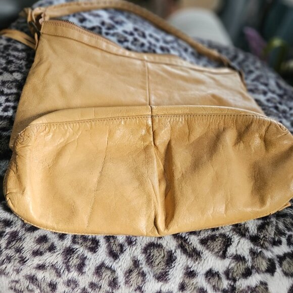 Maurizio Taiuti | Soft Yellow Leather Bucket Shoulder Bag City Vibe Style - Picture 6 of 15